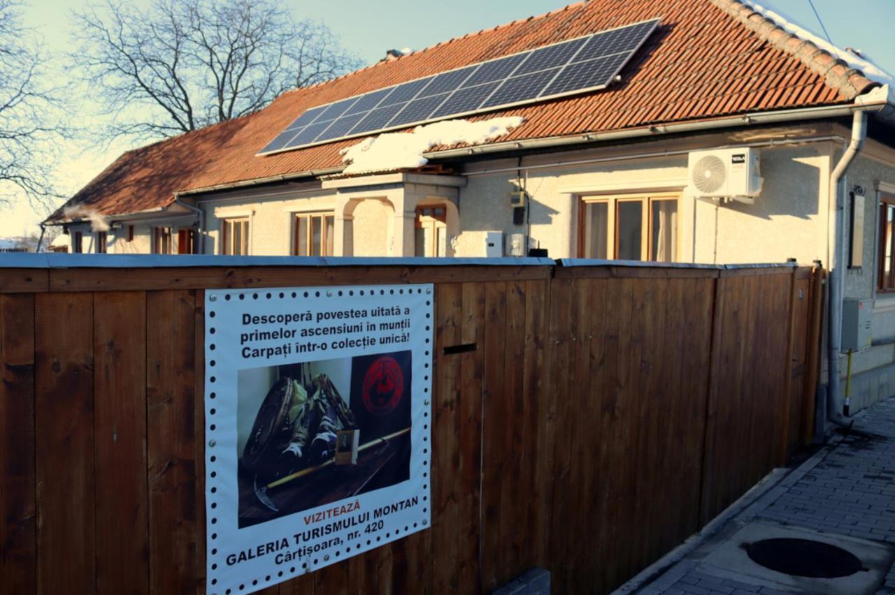 Galeria Turismului Montan Hostal Cîrţişoara Exterior foto